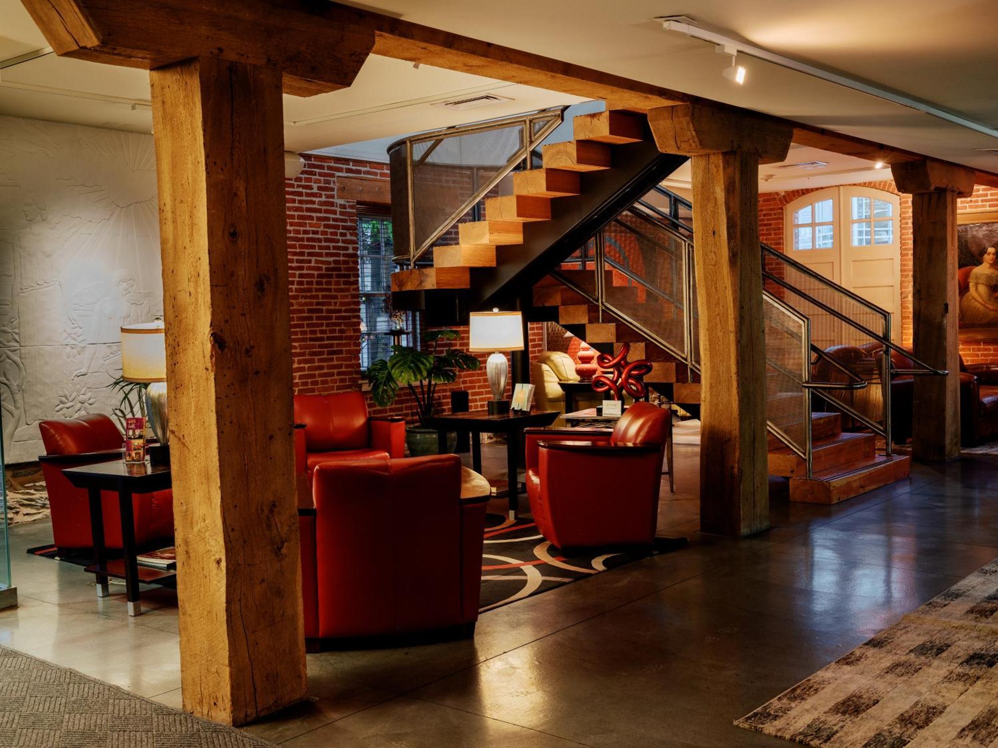 Hotel Arts 3*