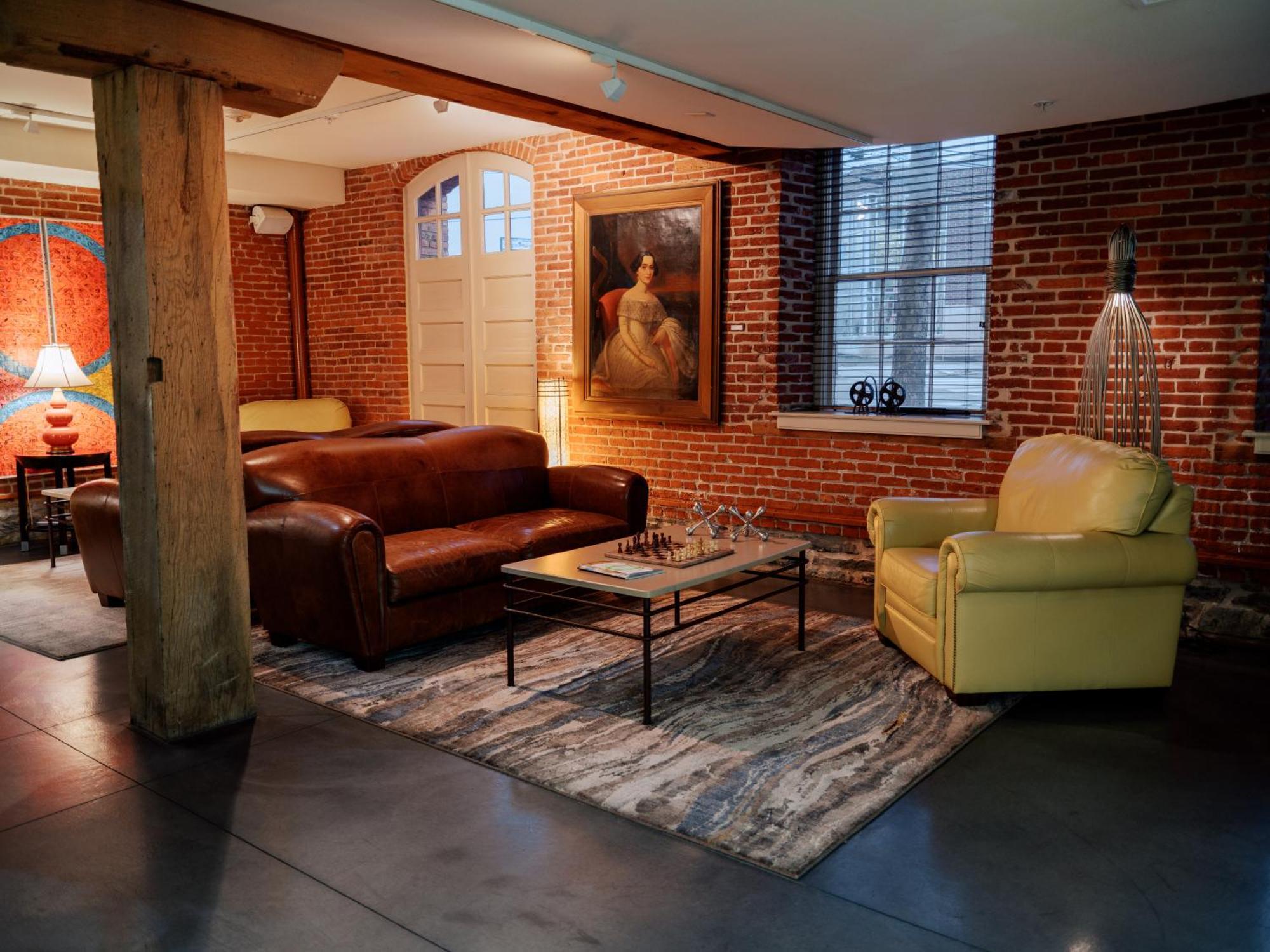 Arts Hotel 3*