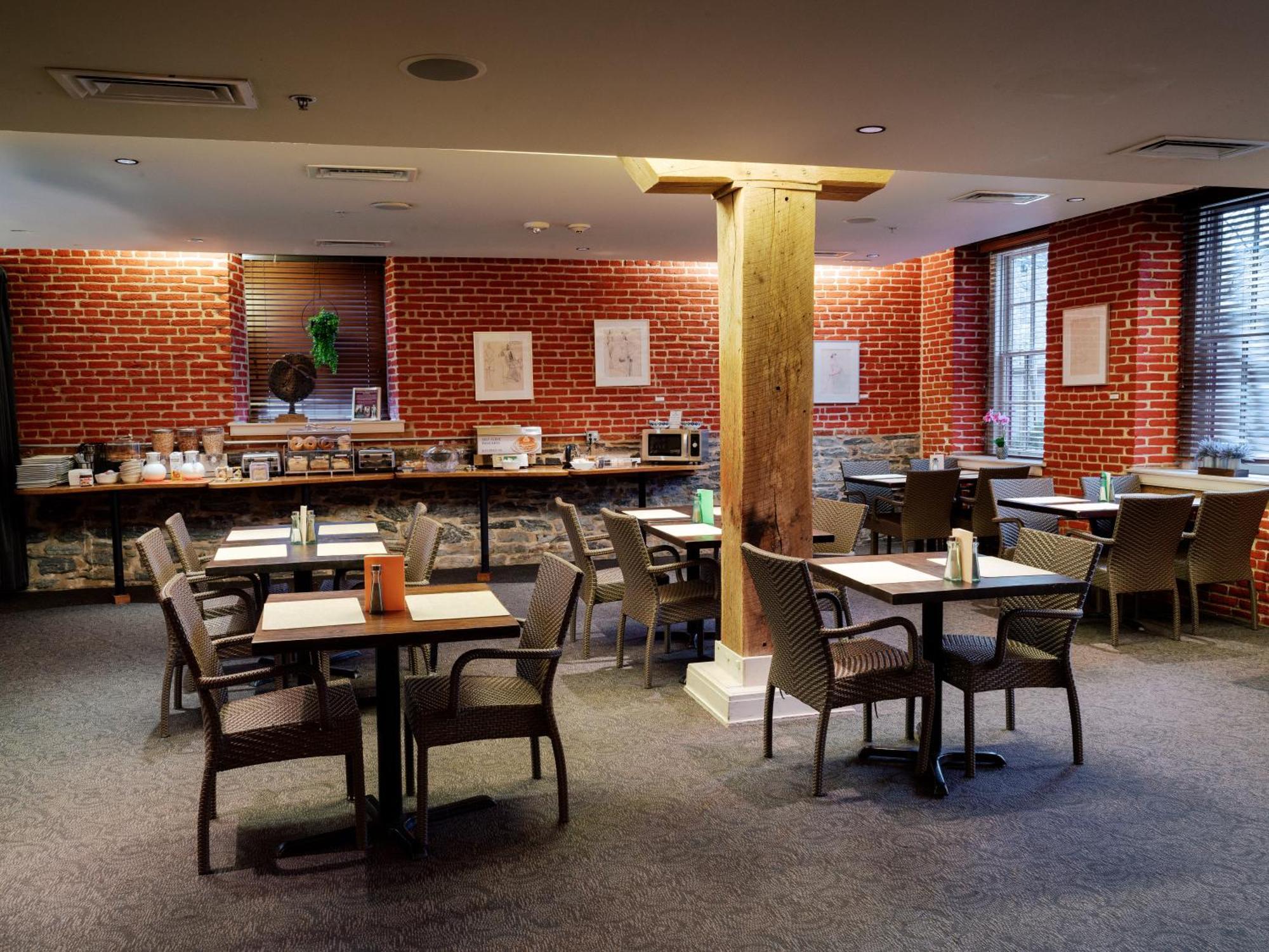 Hotel Arts Lancaster