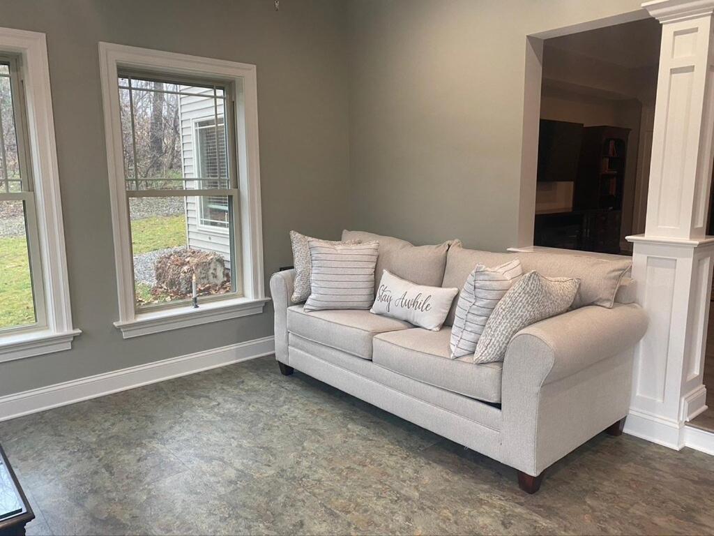Riverfront Villa- Sleeps 11