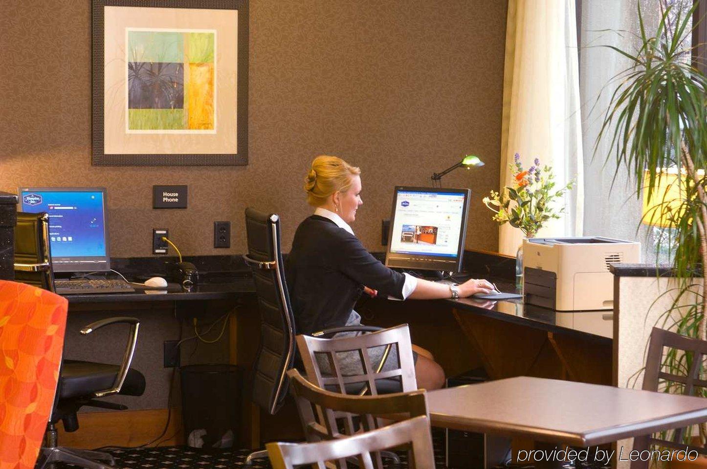 Hampton Lancaster Hotel 3*
