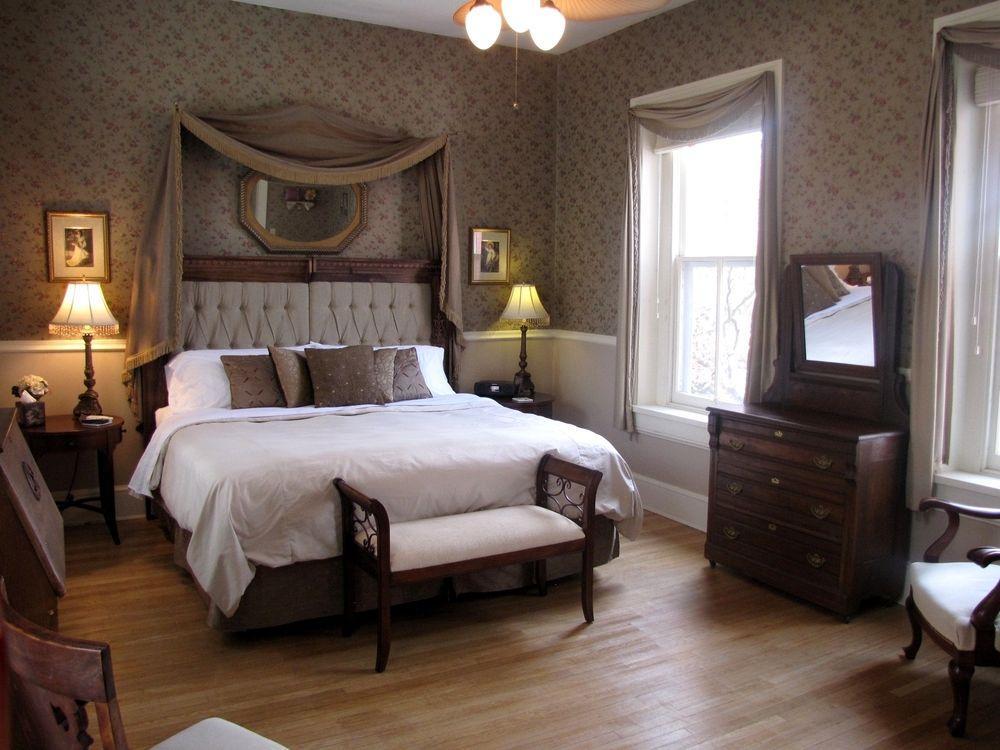 Lovelace Manor Bed & Breakfast 5*