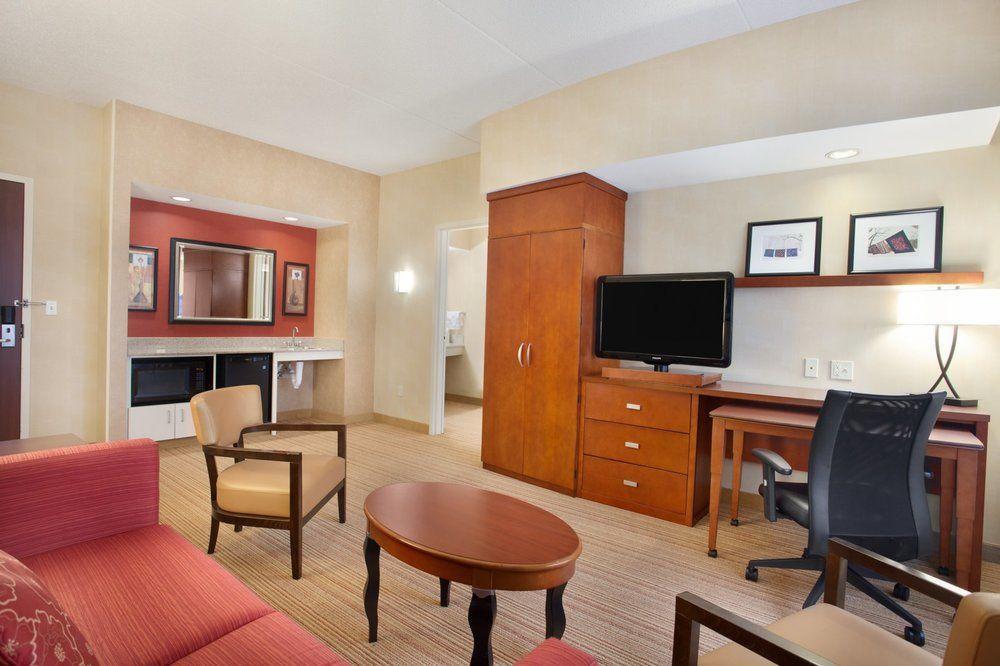 Courtyard Hotel 3*