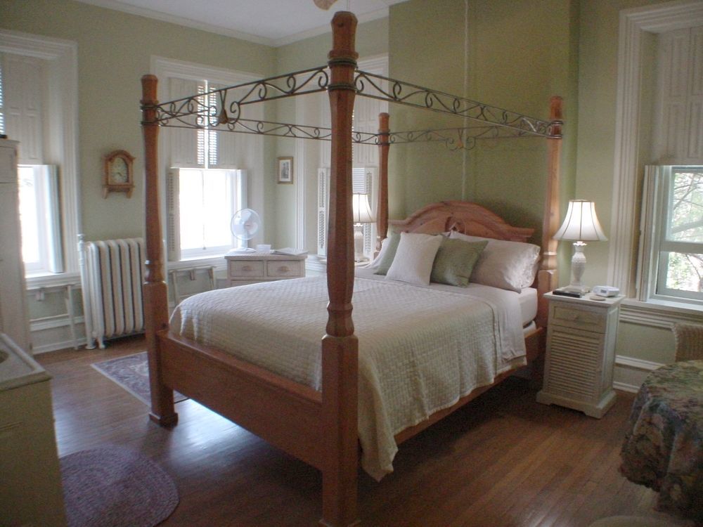 Lovelace Manor Bed & Breakfast 5*