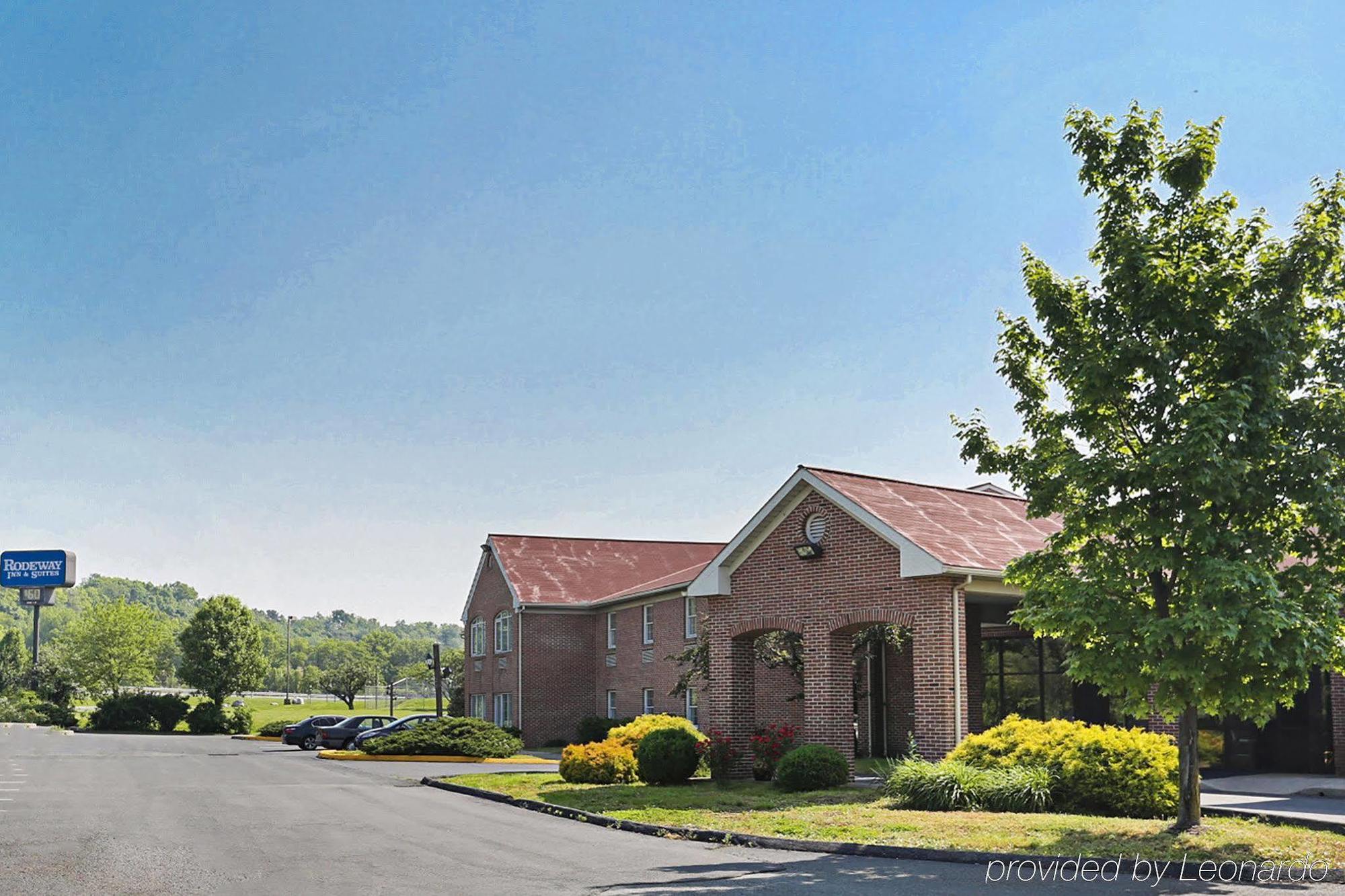 Days & By Wyndham Amish Country Hotel Lancaster