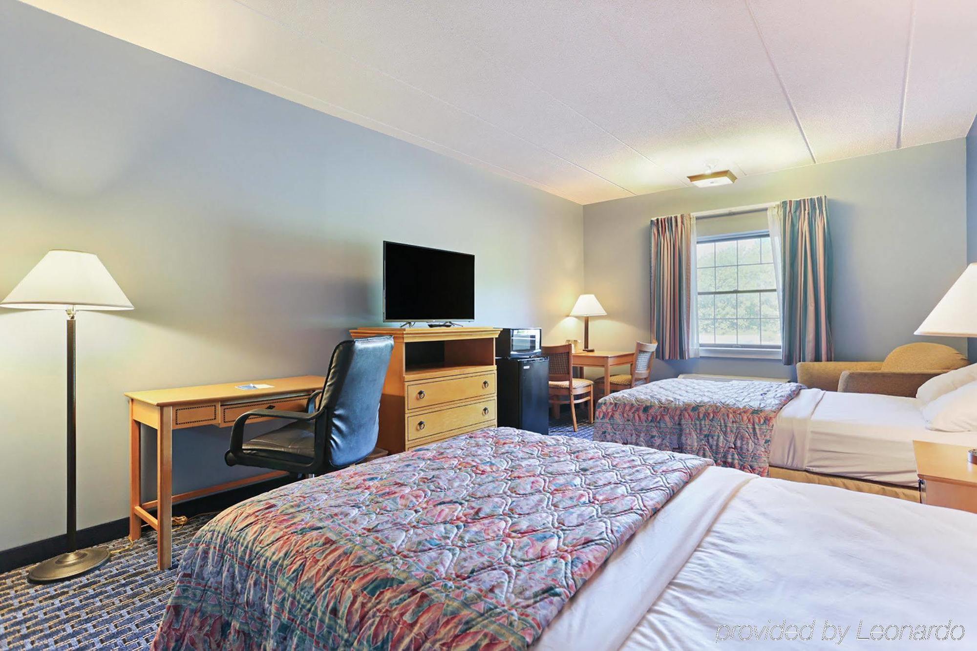 Days & By Wyndham Amish Country 3*