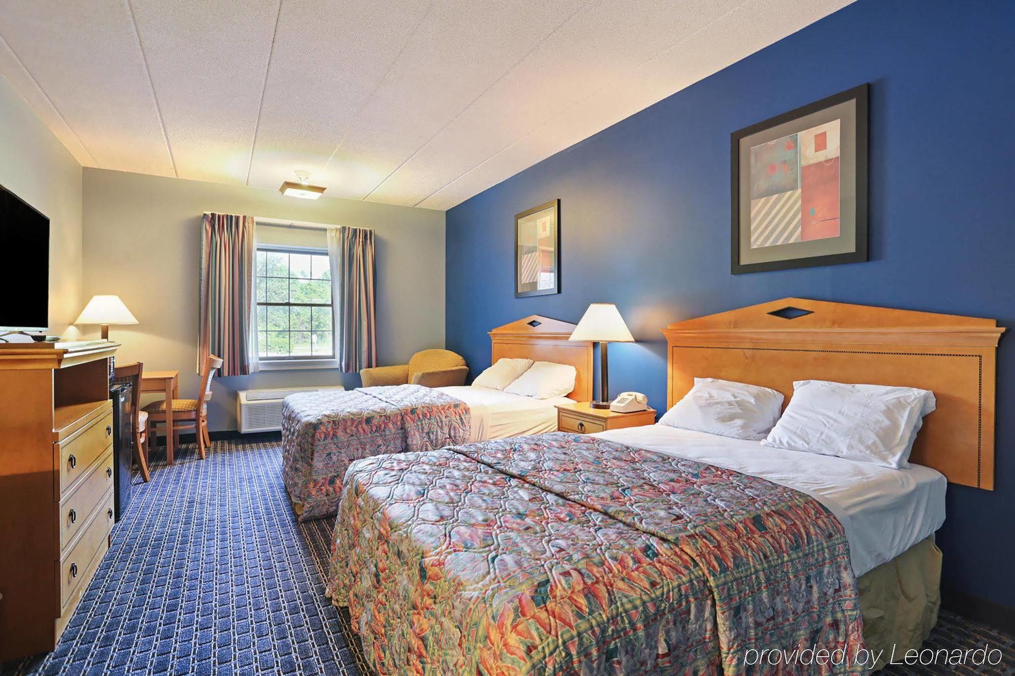 Days & By Wyndham Amish Country Hotel Lancaster