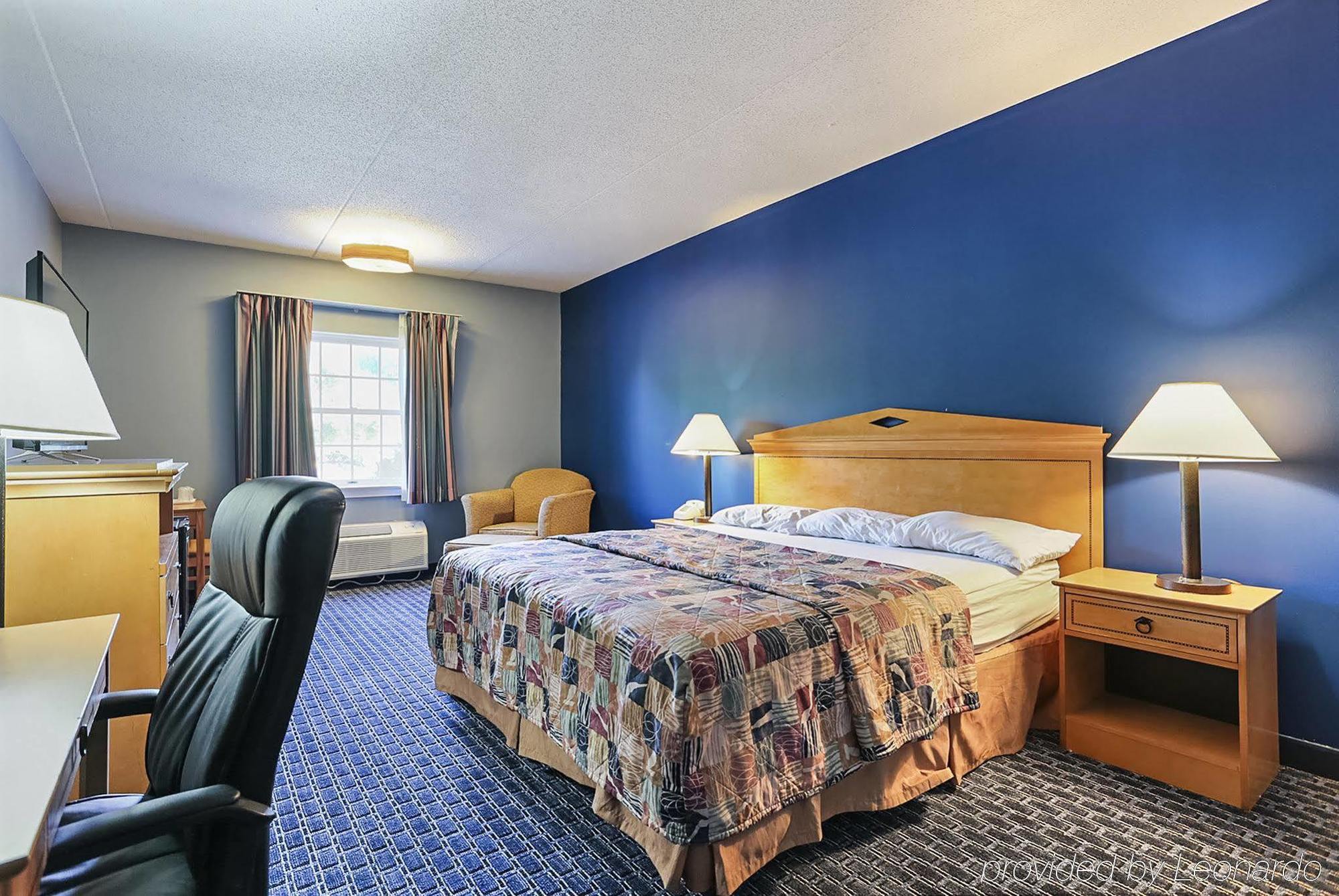 Hotel Days & By Wyndham Amish Country