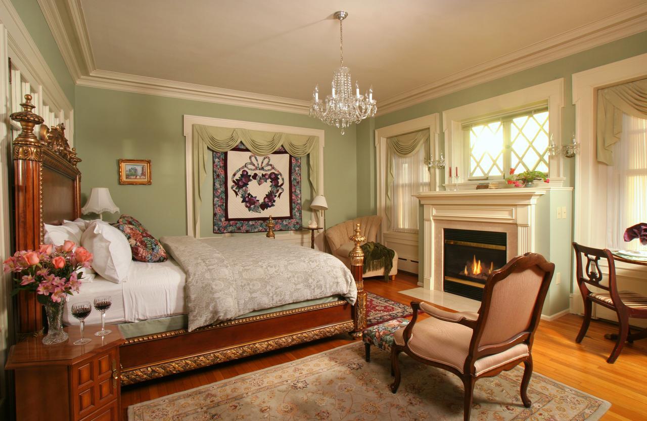 Bed & Breakfast King's 2*