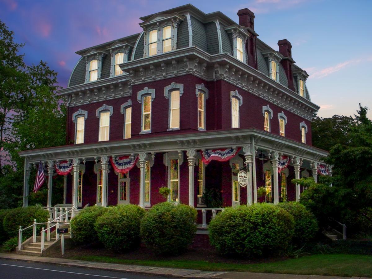 Lovelace Manor Bed & Breakfast Lancaster