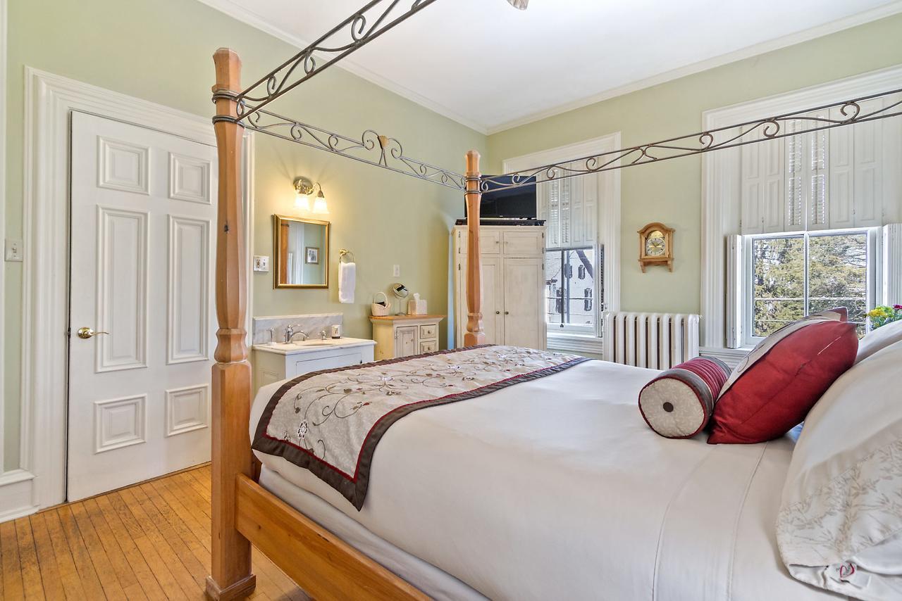 Lovelace Manor Lancaster