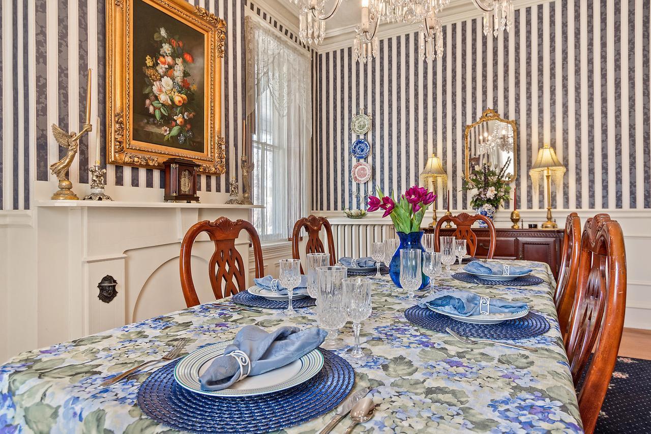Lovelace Manor Bed & Breakfast Lancaster
