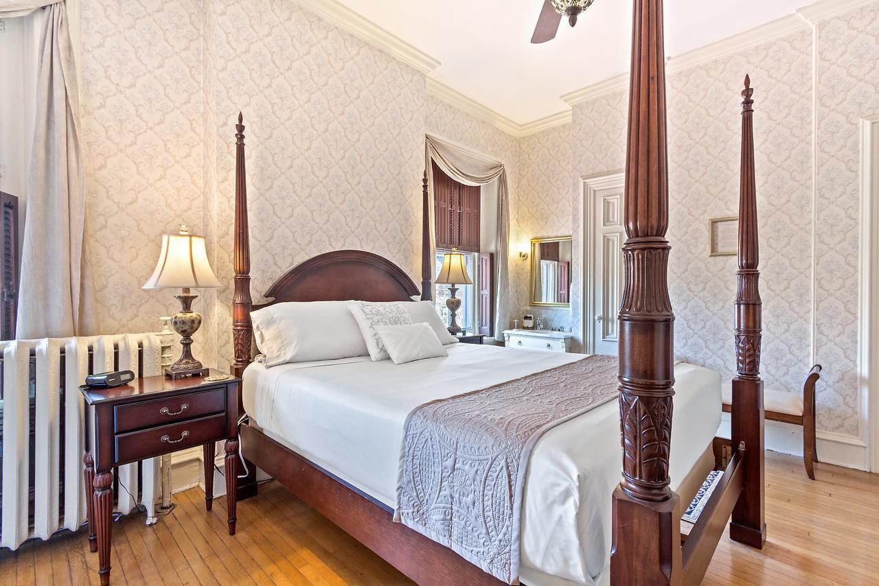 Lovelace Manor Bed & Breakfast Lancaster