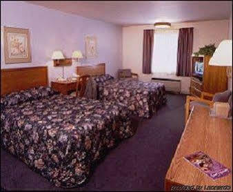 Hotel Days & By Wyndham Amish Country