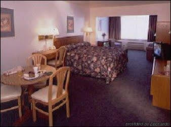 Hotel Days & By Wyndham Amish Country 3*