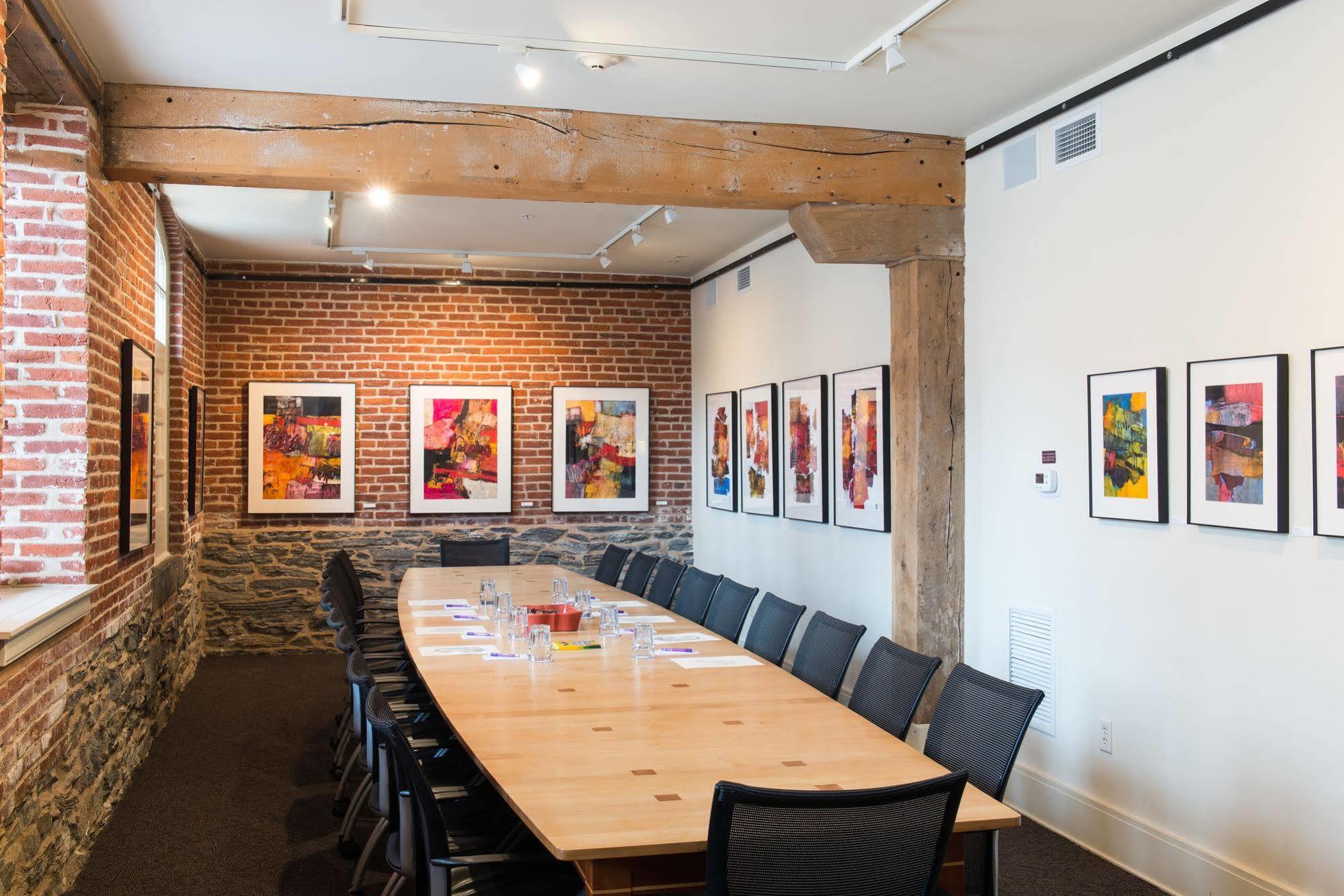 Hotel Arts Lancaster