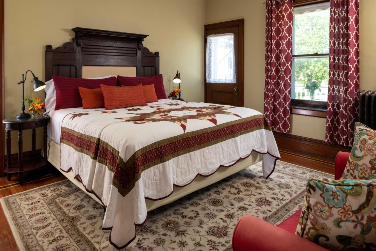 Walnut Lawn 2* Lancaster