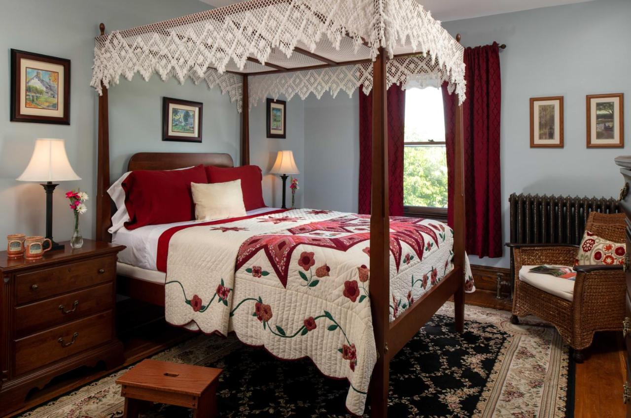 Walnut Lawn Bed & Breakfast