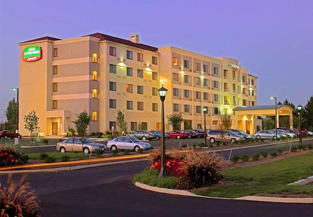 Hotel Courtyard 3*