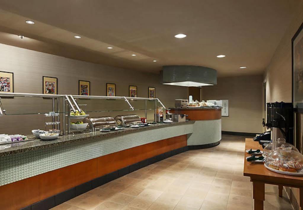 Courtyard 3*