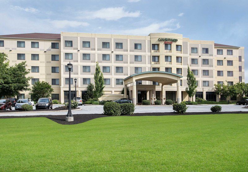 Courtyard 3* Lancaster