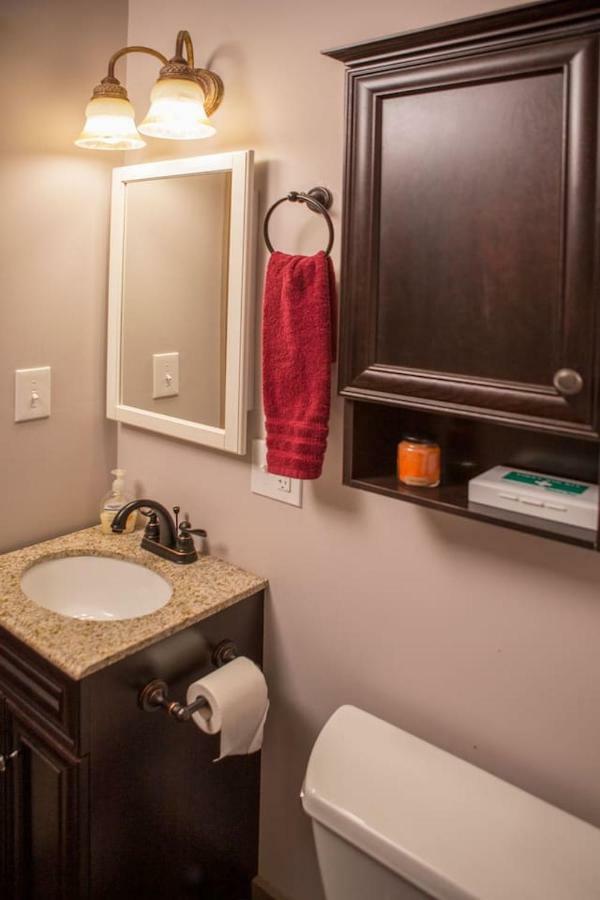 Apartment 10 Min To Town Center & Wedding Venues W Walkscore 96 & Super Fast Wifi *