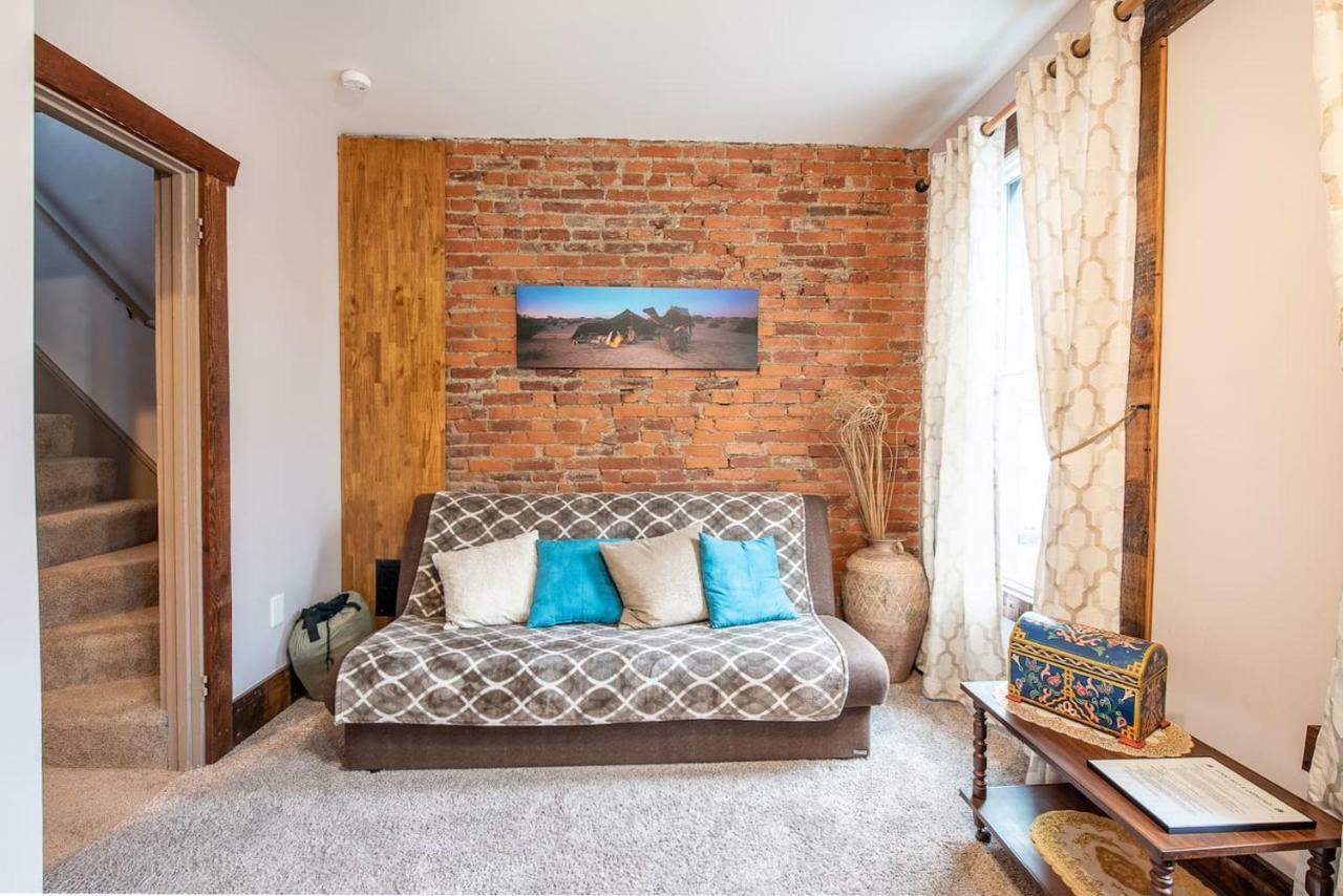 10 Min To Town Center & Wedding Venues W Walkscore 96 & Super Fast Wifi Apartment