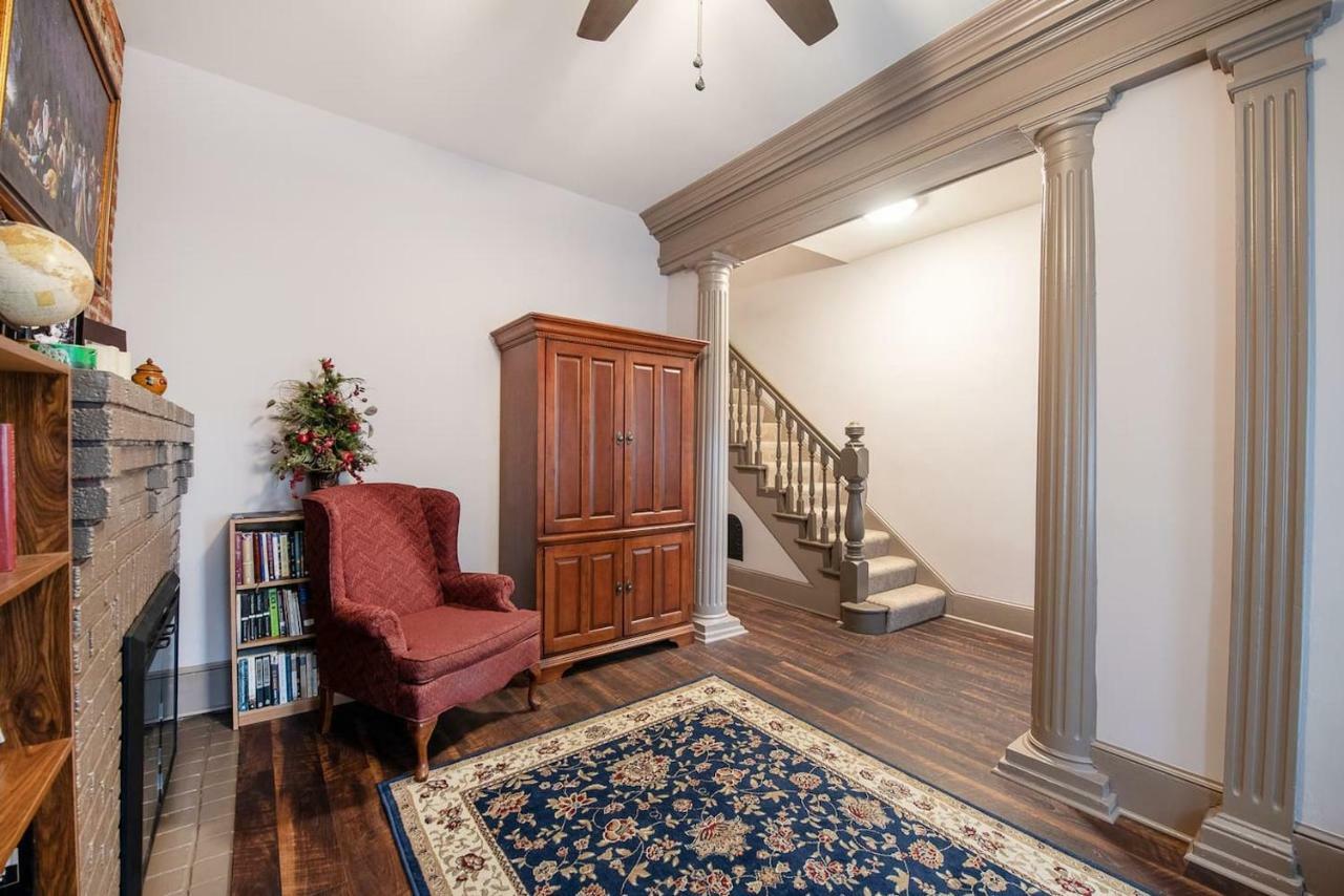 10 Min To Town Center & Wedding Venues W Walkscore 96 & Super Fast Wifi Apartment *