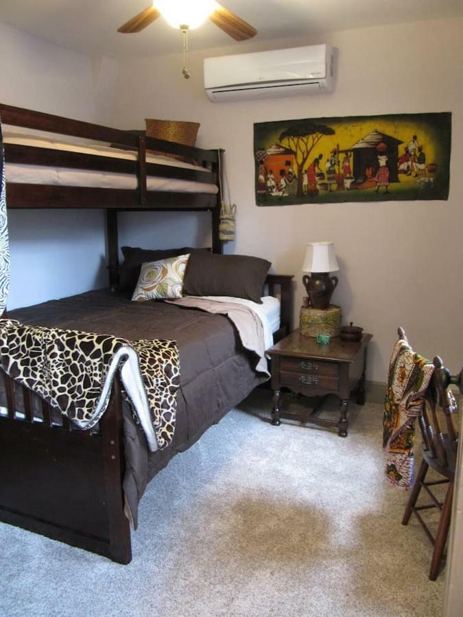 10 Min To Town Center & Wedding Venues W Walkscore 96 & Super Fast Wifi Apartment Lancaster
