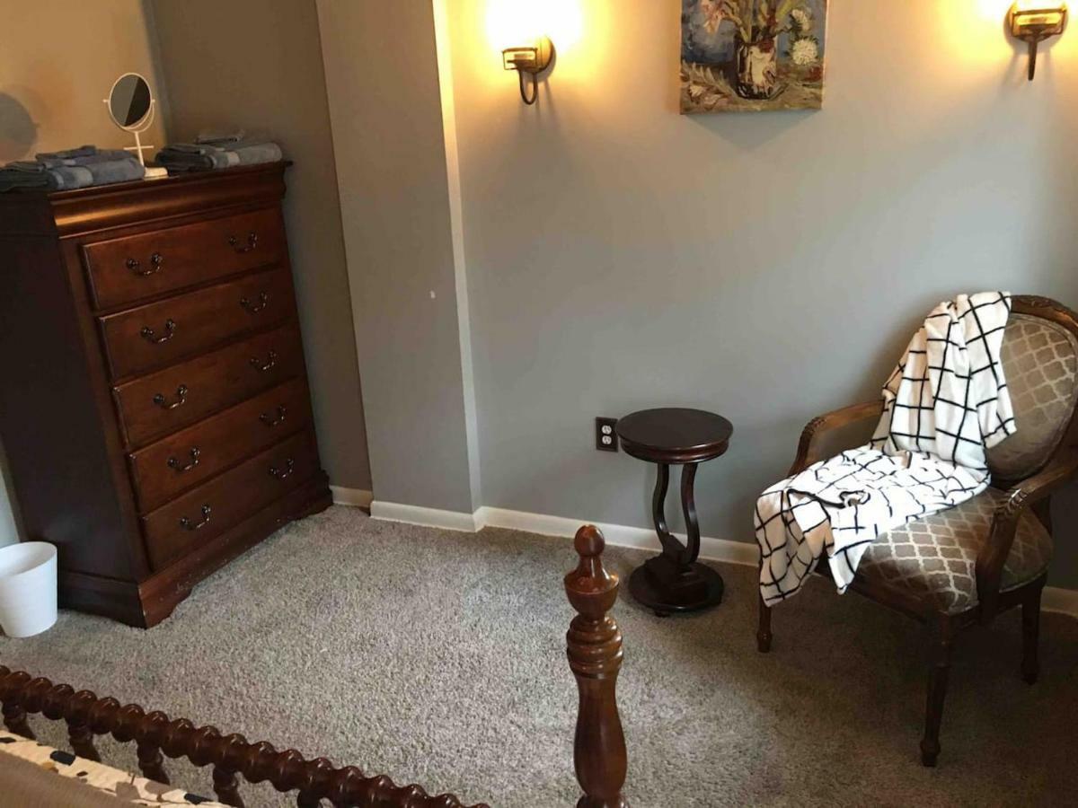 Charming In Friendly Neighborhood Holiday home