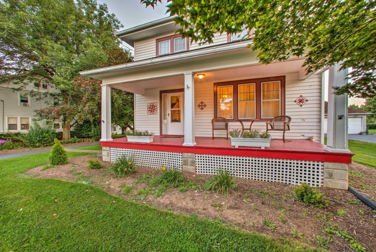 Holiday home Whimsical House With Porch Near Amish Farm *