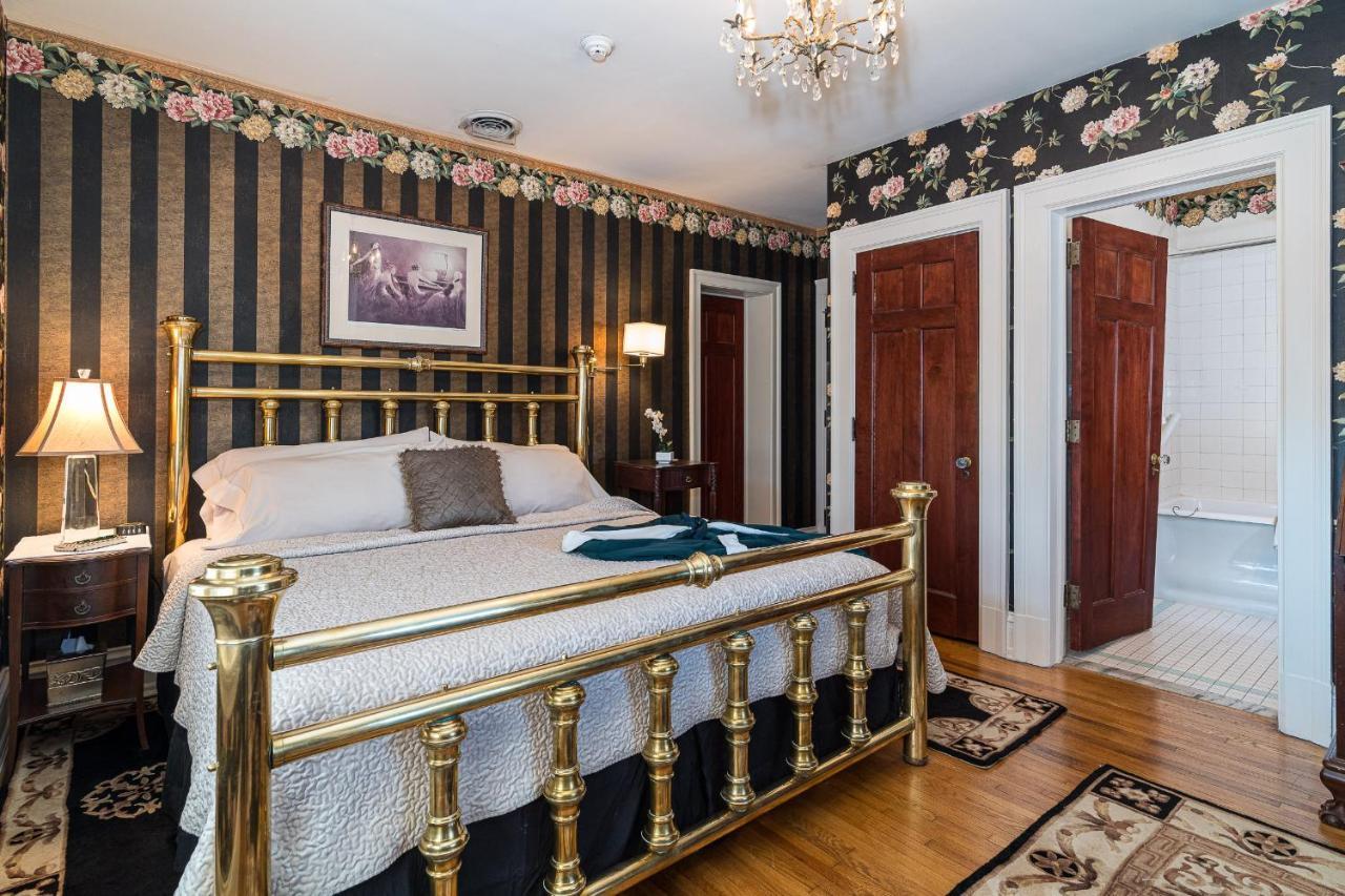 Bed & Breakfast King's 2*