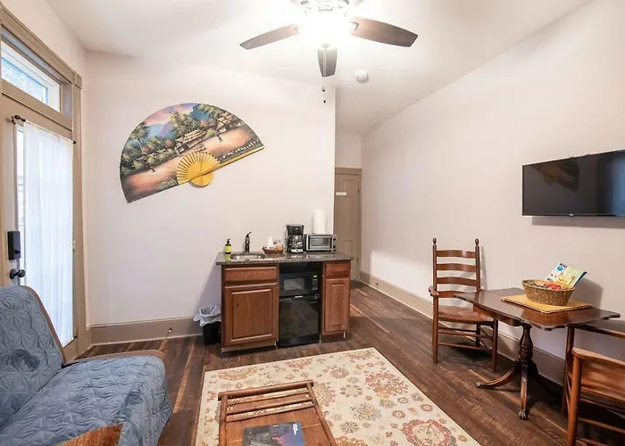 Cozy Hideaway In The Heart Of Lancaster