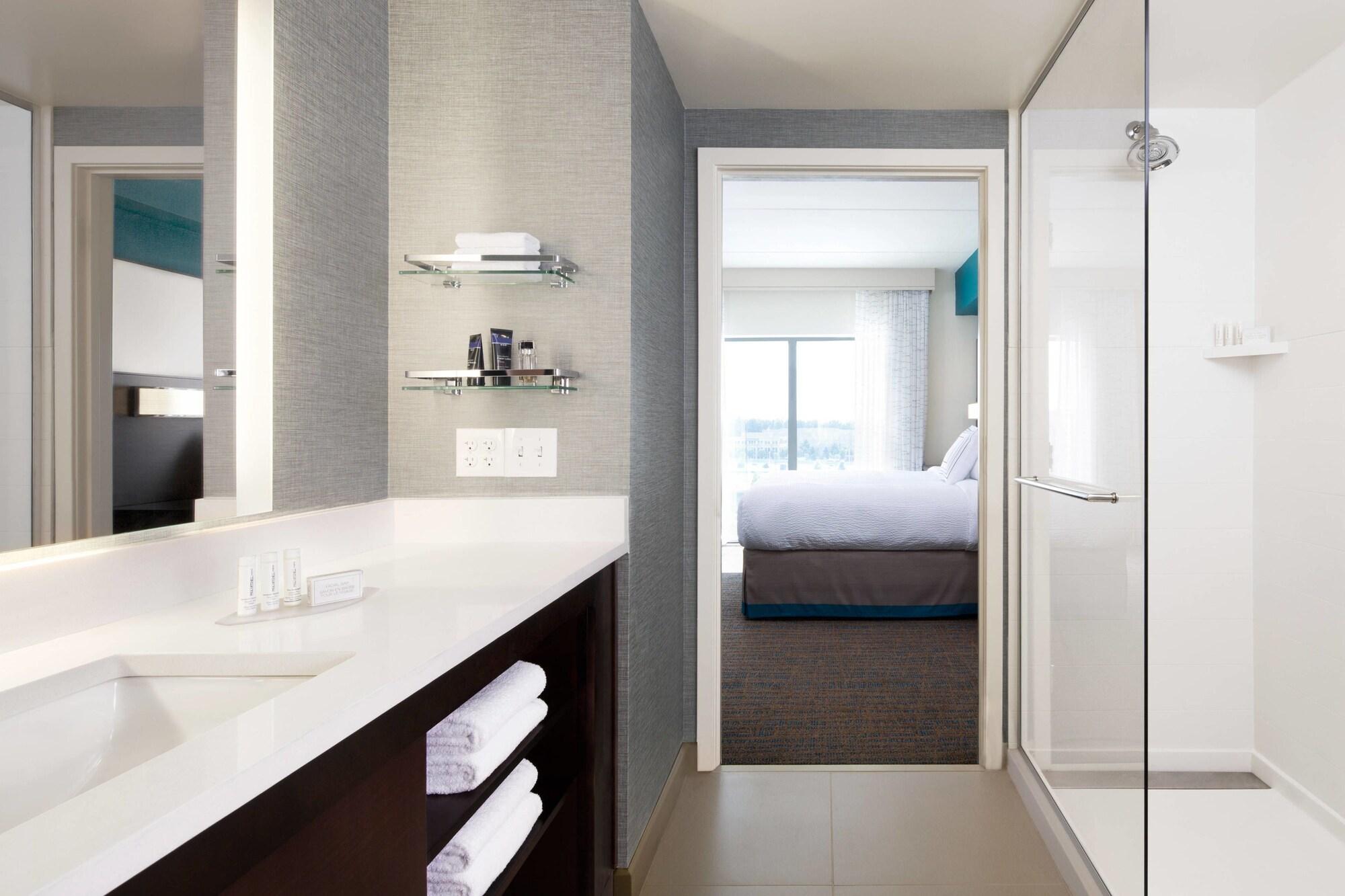 Hotel By Marriott Lancaster