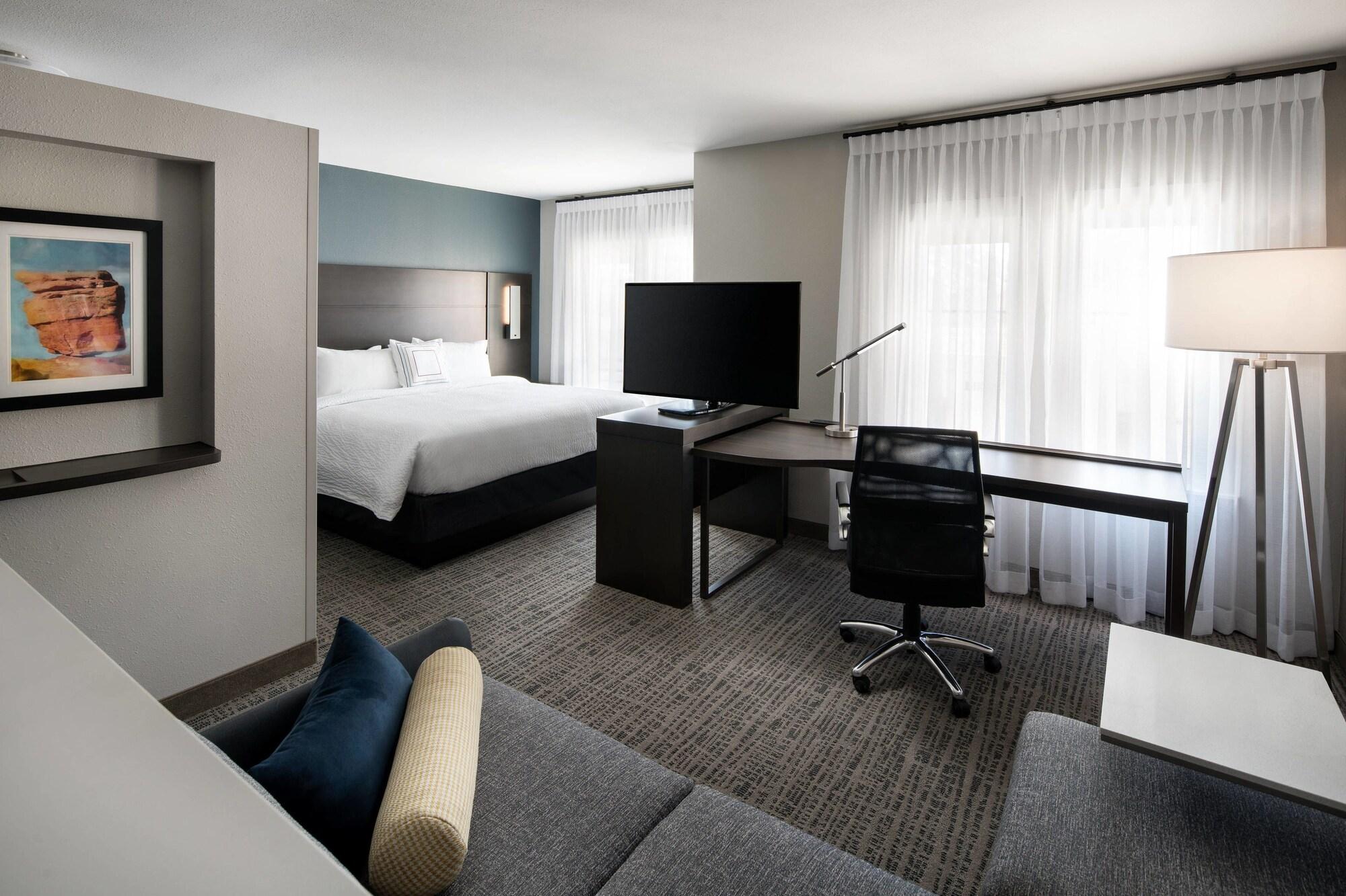 Hotel By Marriott