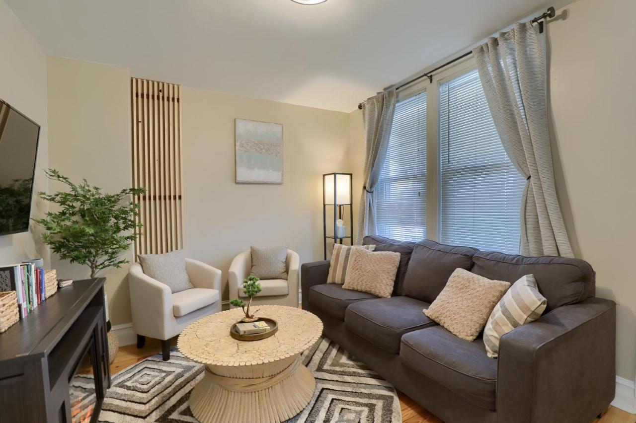Newly Updated Charming Backyard & Grill Apartment