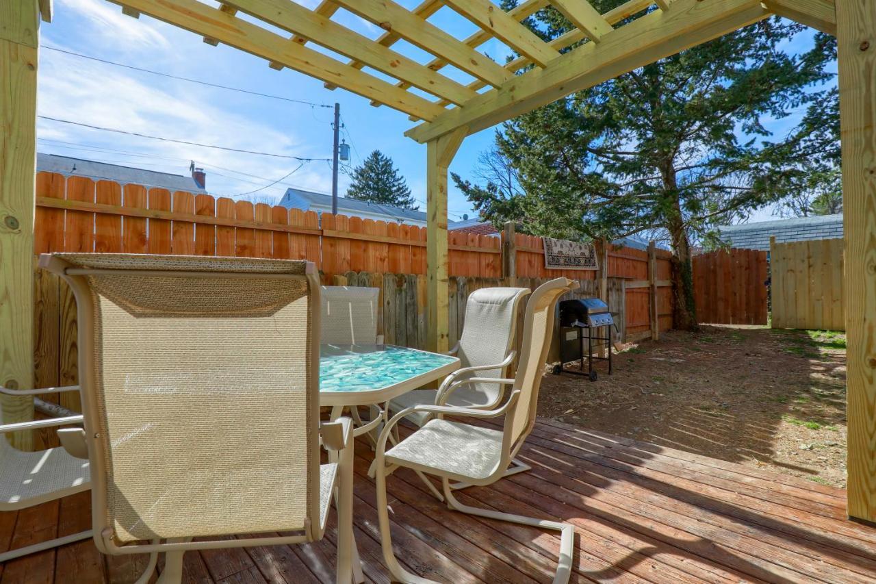 Newly Updated Charming Backyard & Grill Lancaster