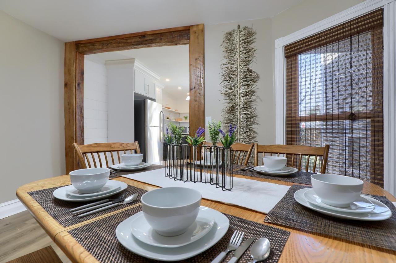 Newly Updated Charming Backyard & Grill * Lancaster