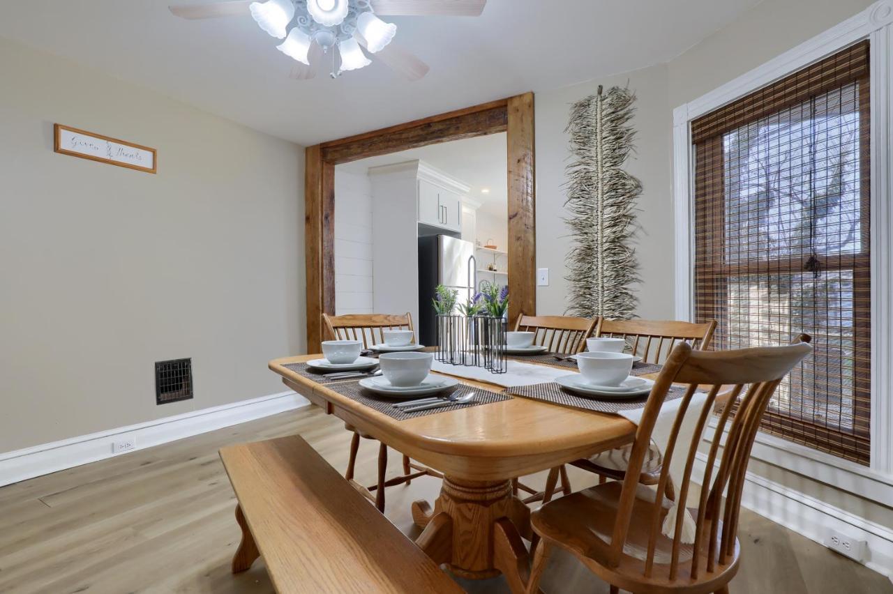 Newly Updated Charming Backyard & Grill