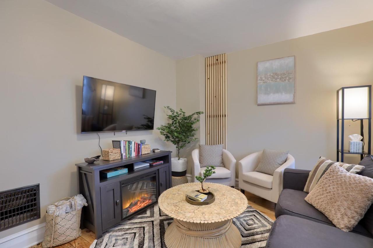 Apartment Newly Updated Charming Backyard & Grill Lancaster