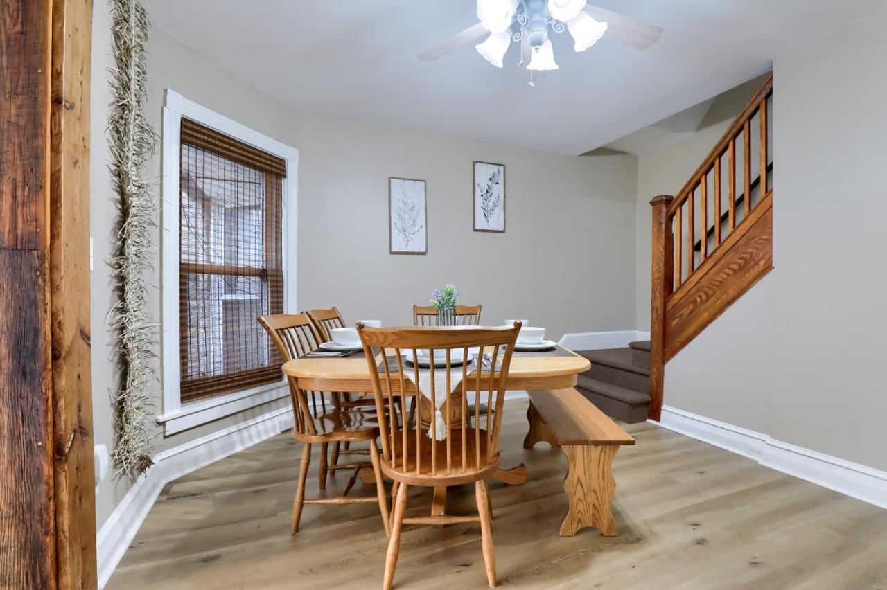 Newly Updated Charming Backyard & Grill Apartment Lancaster
