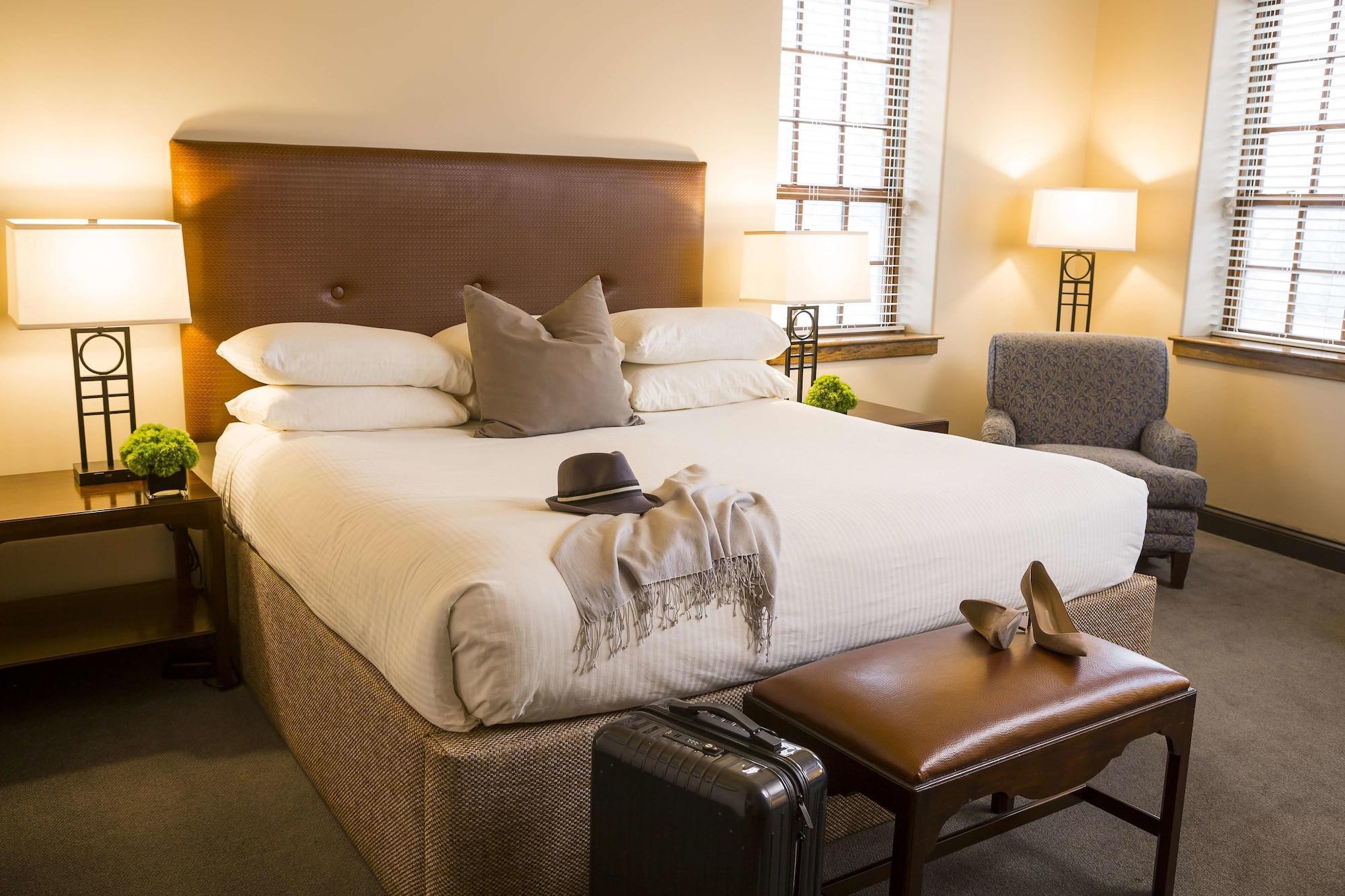 Cork Factory Hotel 3*
