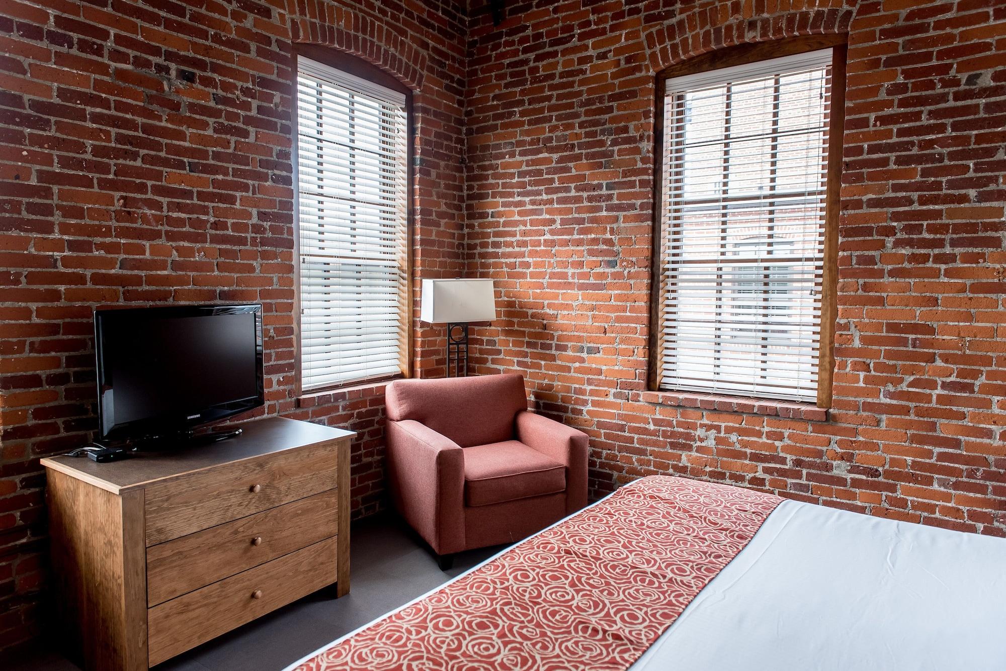Cork Factory 3* Lancaster