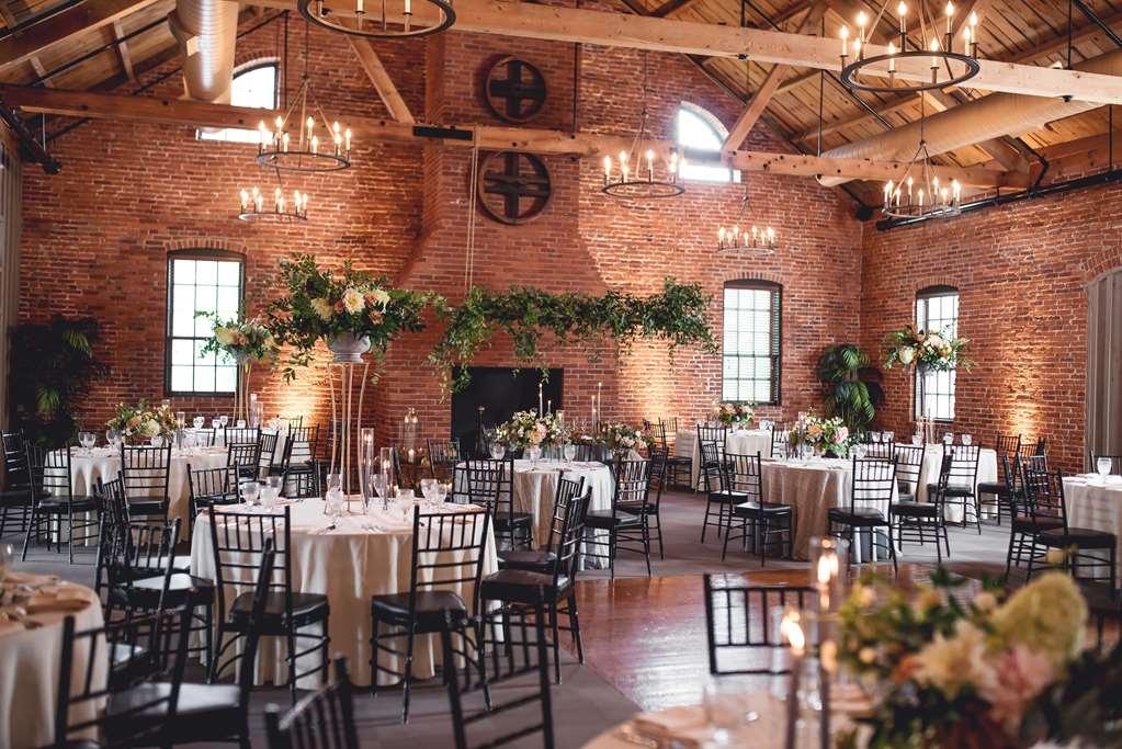 Cork Factory Hotel 3*