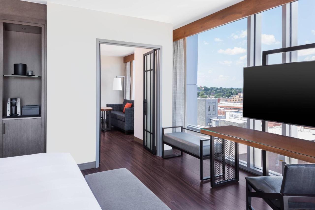 Hotel Marriott At Penn Square