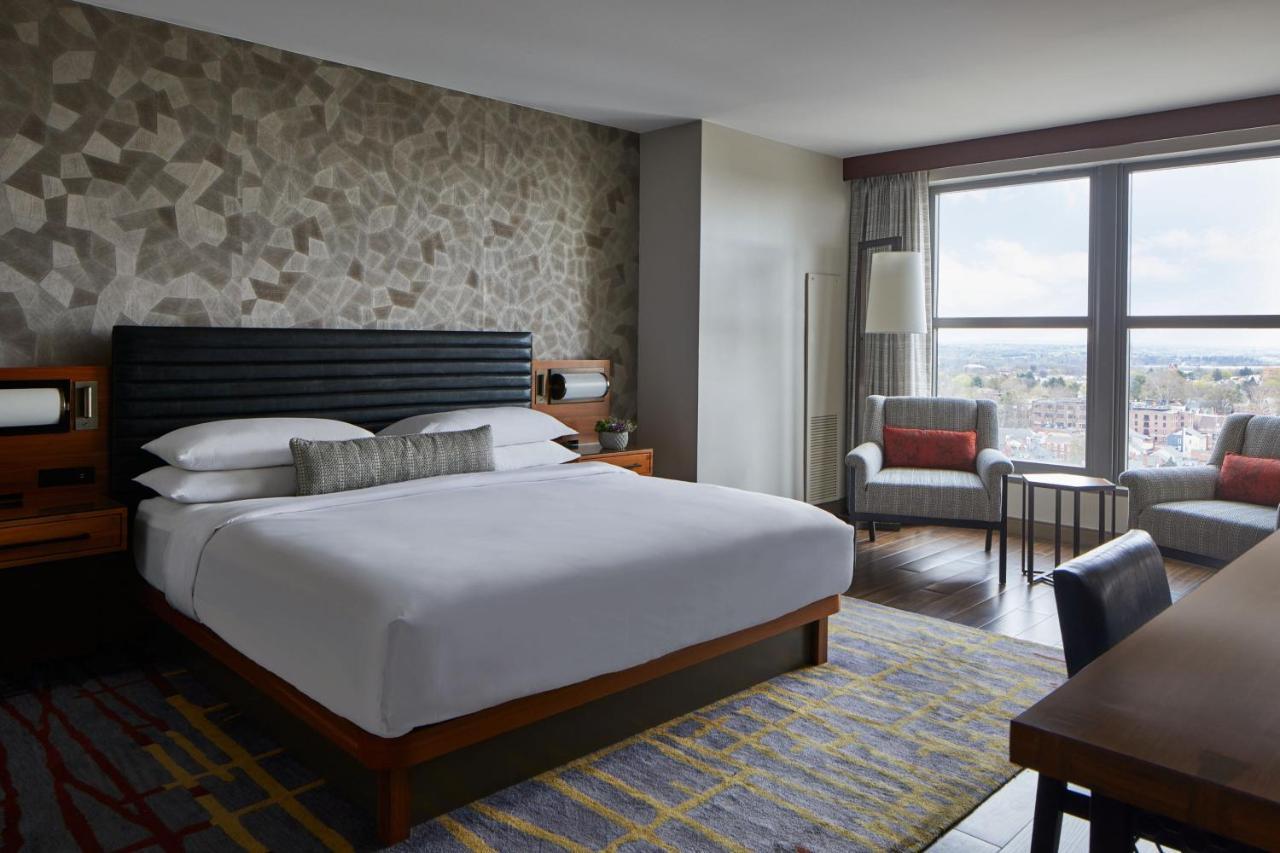 Hotel Marriott At Penn Square 3*