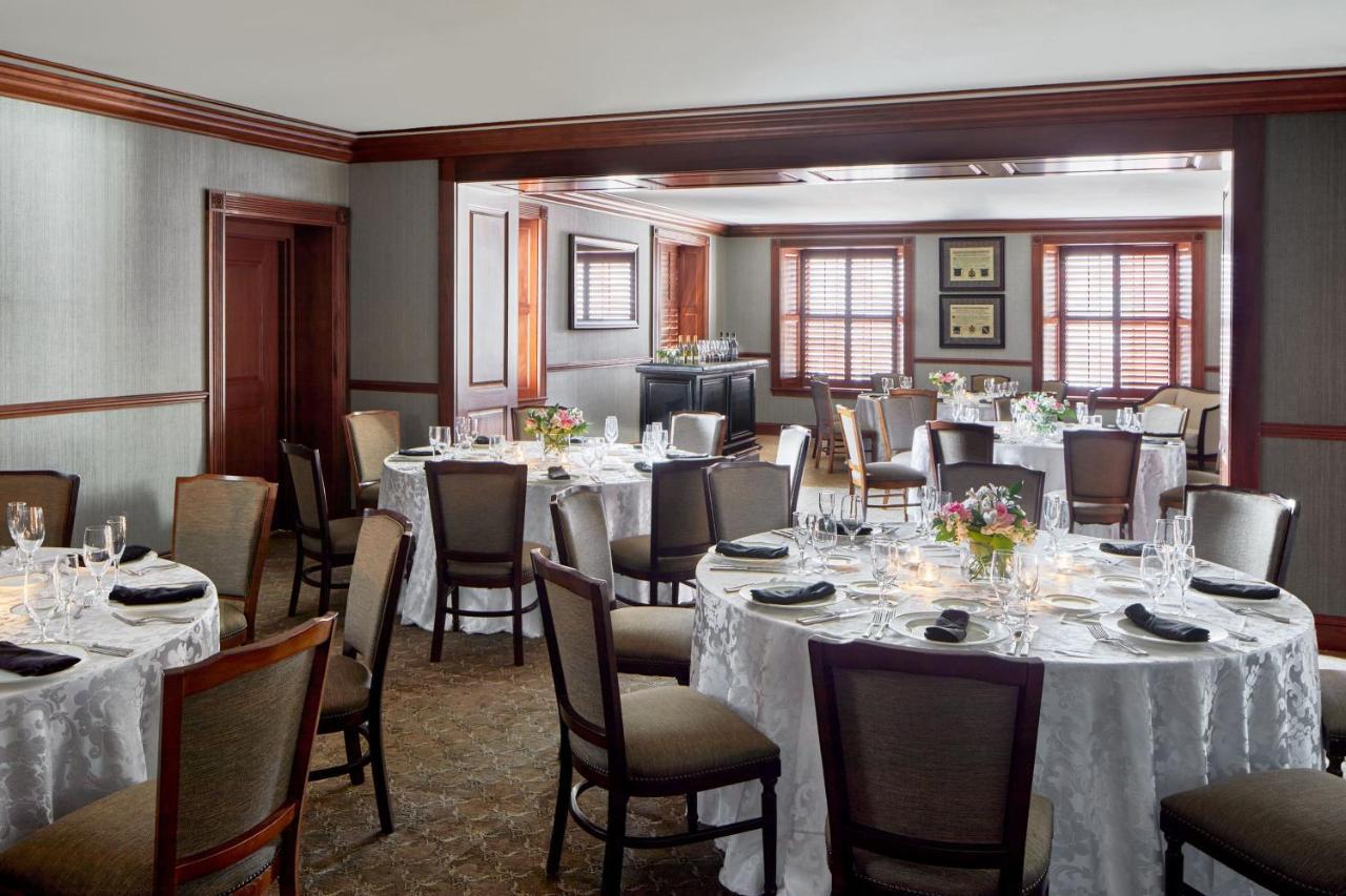 Marriott At Penn Square Hotel