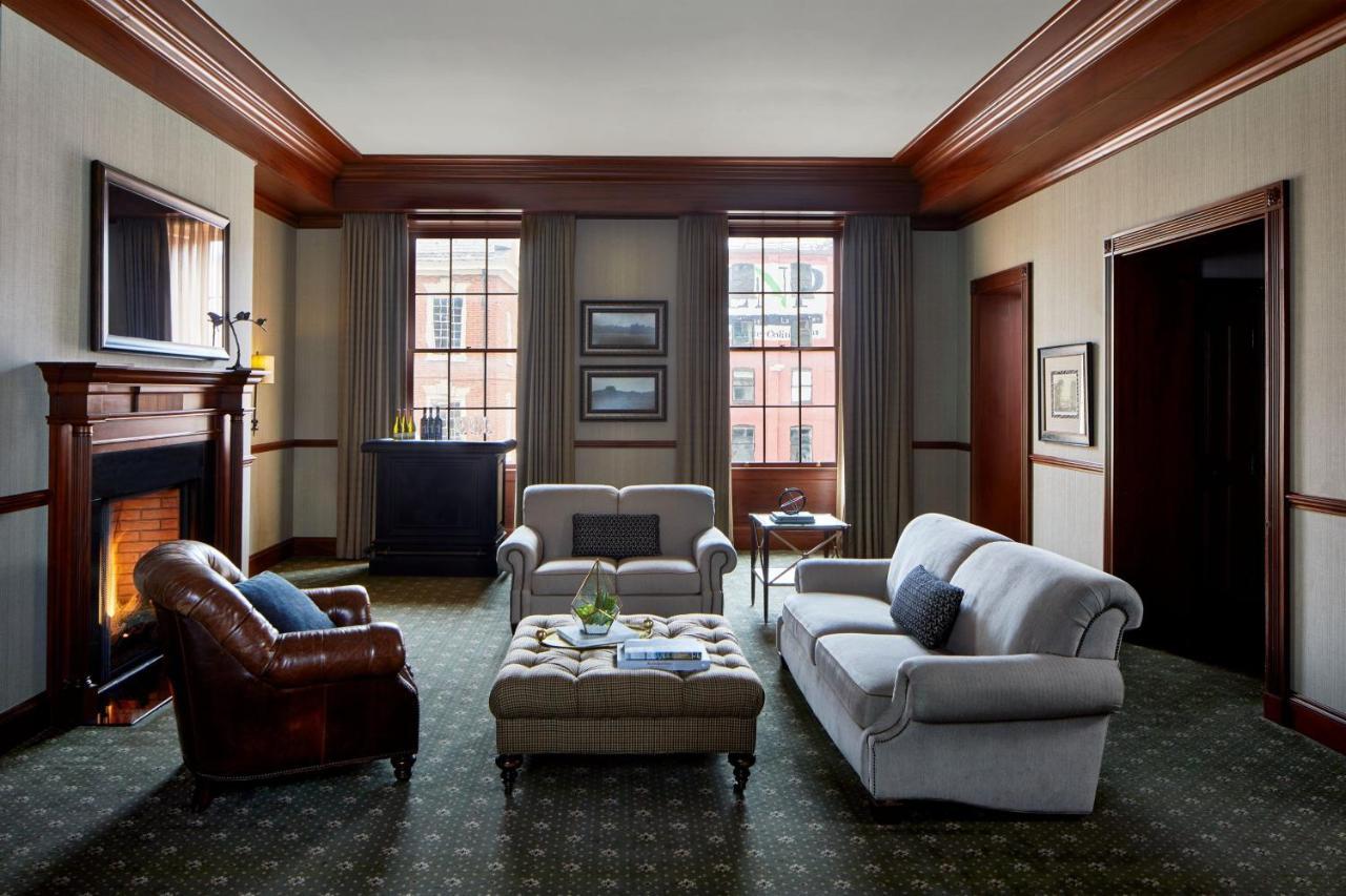 Marriott At Penn Square 3*
