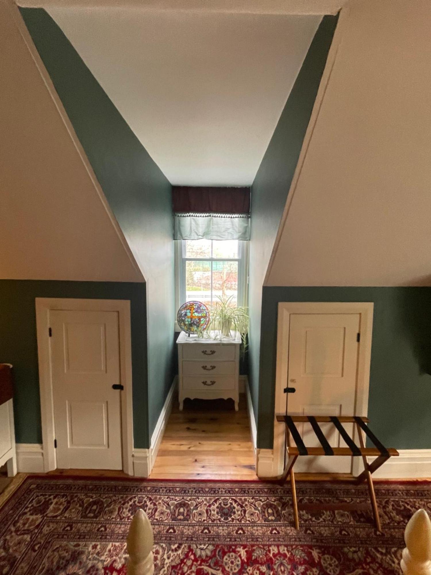 Hollinger House 3*