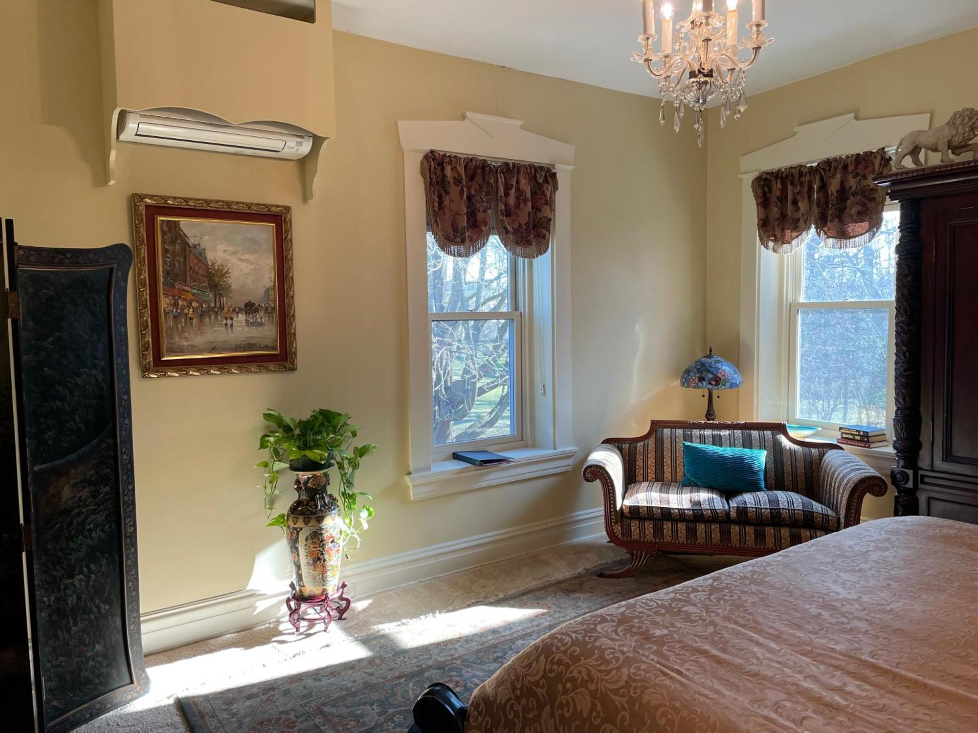 Hollinger House Bed & Breakfast Lancaster